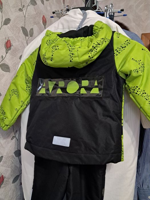 Продам куртку и полукомбинезон Весна осень