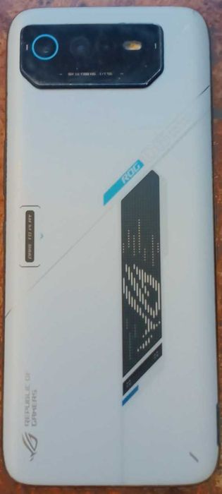 Продавам смартфон Asus ROG Phone 6