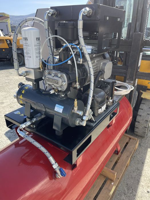 Compresor cu surub Fini 7,5kw cu rezervor 500l si uscator aer An 2021