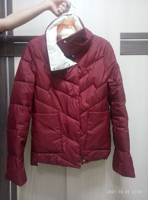 Продам куртку на весну.