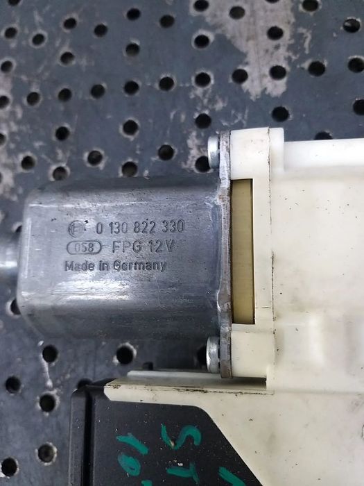 Motoras macara stanga spate renault megane 3 0130822330 827310002r 966362101 916830100