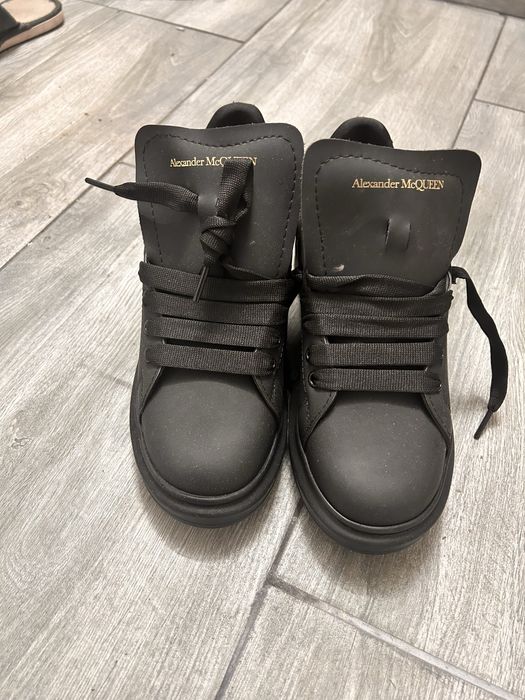 Vand adidasi barbati