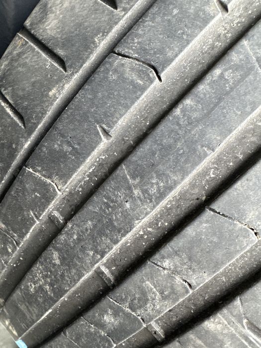 Vand anvelope pirelli 225 r19