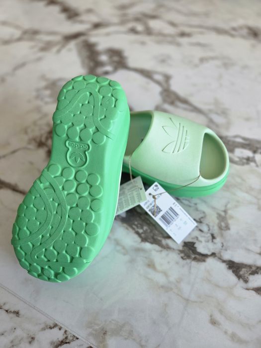 Adidas нови дамски чехли 37