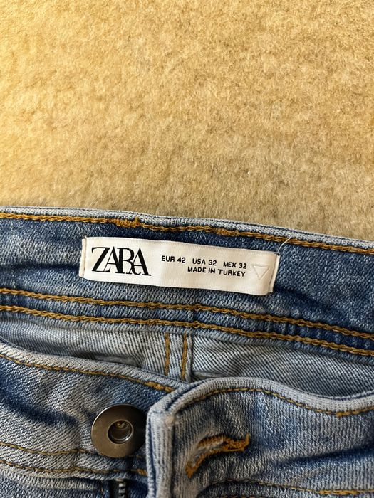 Blugi ZARA marimea: EUR 42, US 32