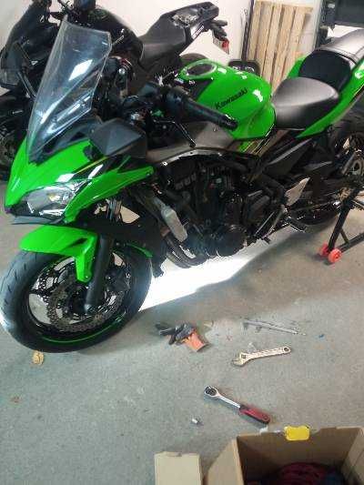 Сервиз за скутери и мотори Vespa,Kymco,Piaggio,Yamaha,Kawasaki,Ducati.