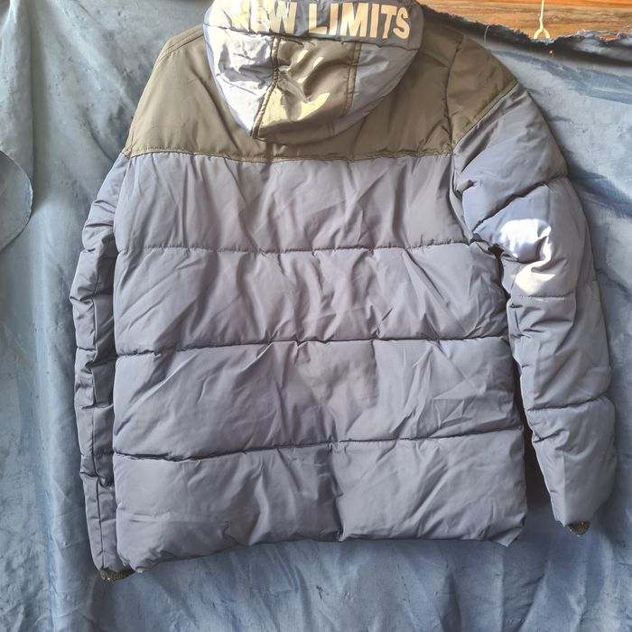 Vand geaca pentru băieți marimea 158