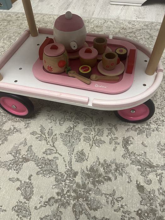 Caruciorul cu dulciuri pentru copii