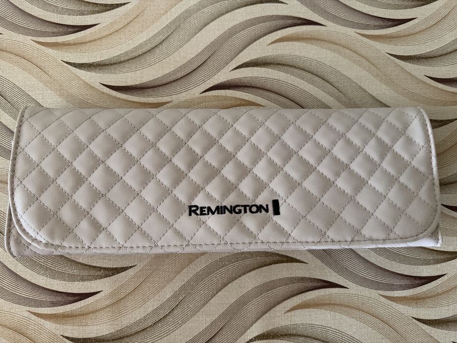 Продавам преса за коса Remington S8590 Keratin Therapy Pro