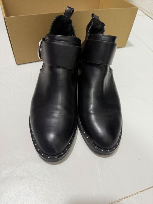 Ботинки женские на весну Pull&Bear