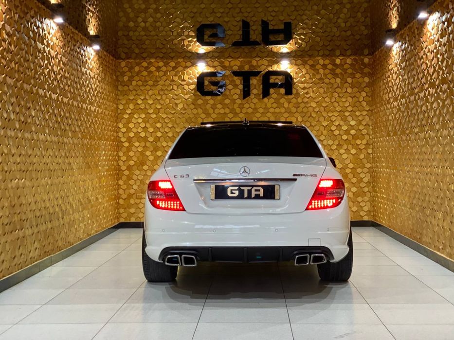 W 204 (C 200) Mercedes Benz