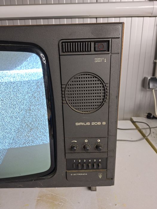Televizor vintage Sirius 208 B