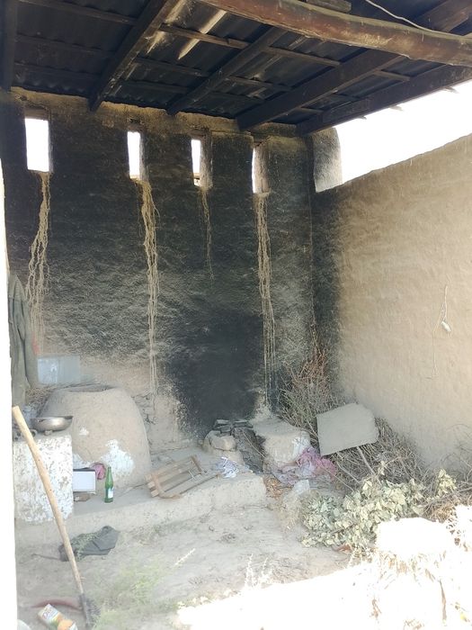 Уй сотилади 5 та хона ва иккита дахлиз тандирхона хаммом