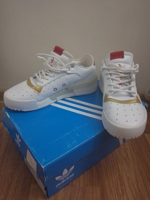 Кросовки адидас оригинал