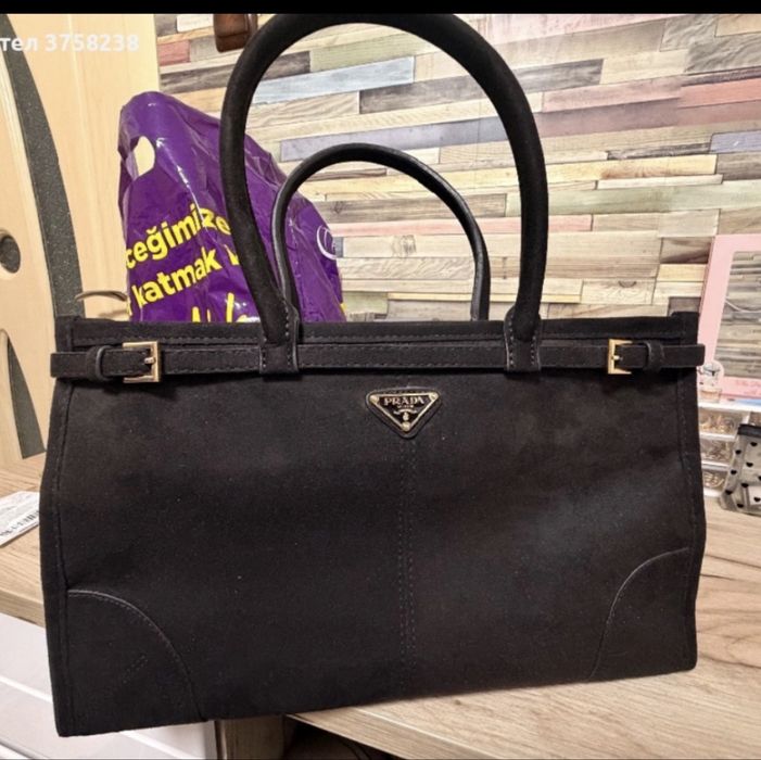 Нова чанта на prada неизползвана първи клас