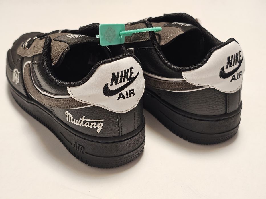 Adidași nike mustang