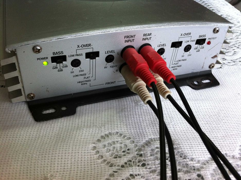 Blaupunkt GTA 4Special MKII max. 1000W ( amplificator statie