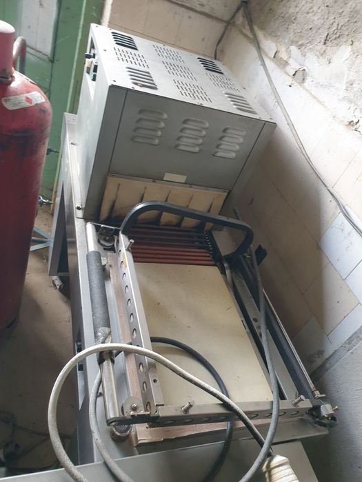 Пакетираща машина с термо тунел