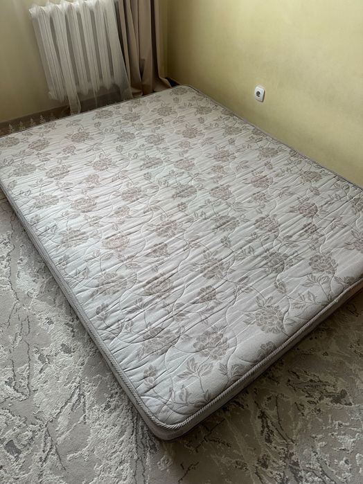 матрас в хорошем состоянии