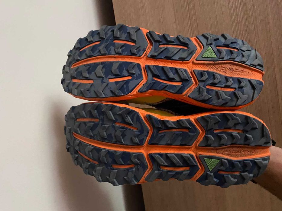 adidasi alergare montana/trail brooks cascadia 17