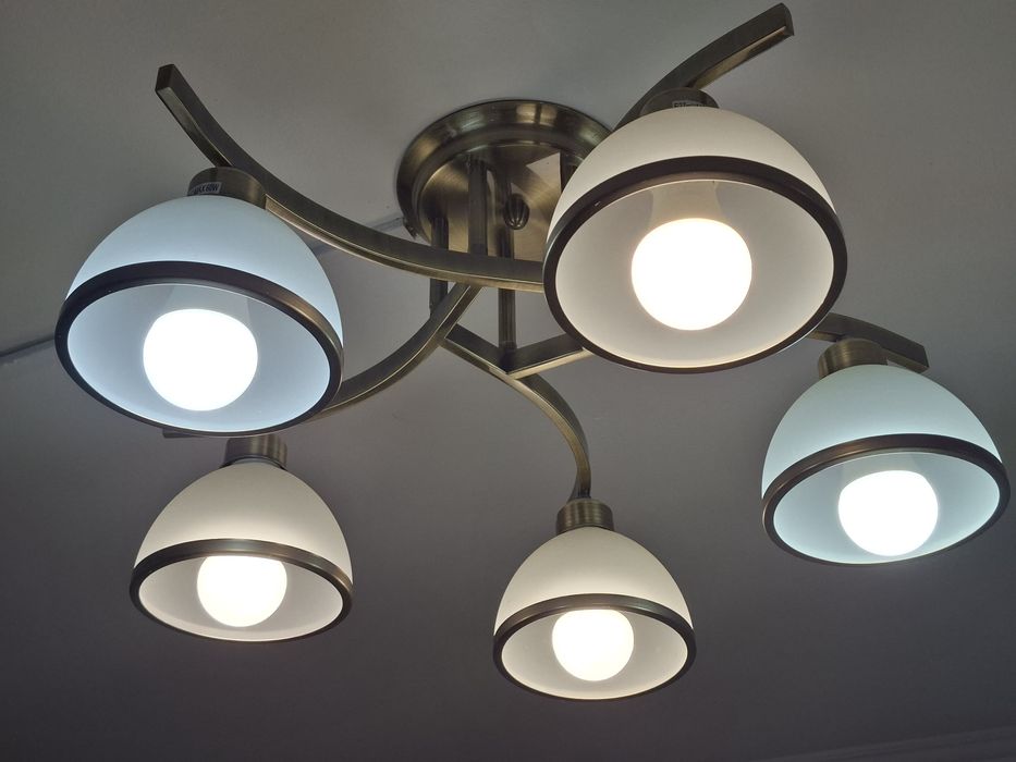 Люстра еки дана сатылады