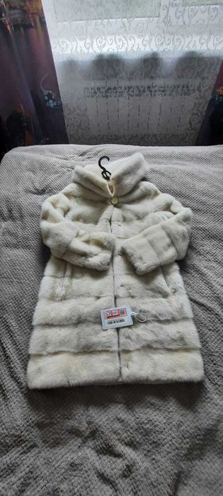 Шуба норковая (белая)