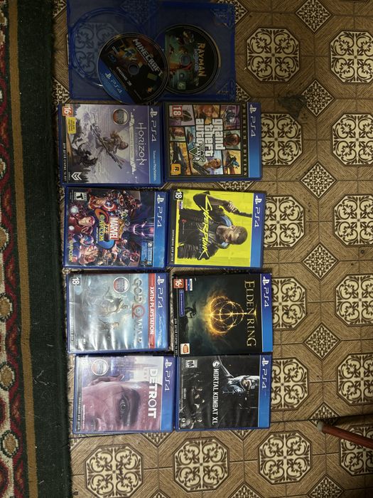Продам PlayStation 4