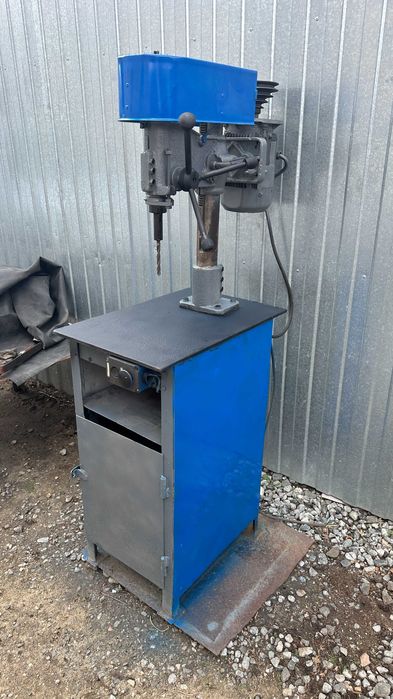станок сверлильный на станине