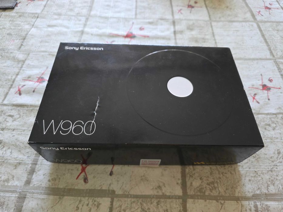 Telefon Sony Ericsson W960i cu touchscreen (pt colecționari) - impecabil, full box