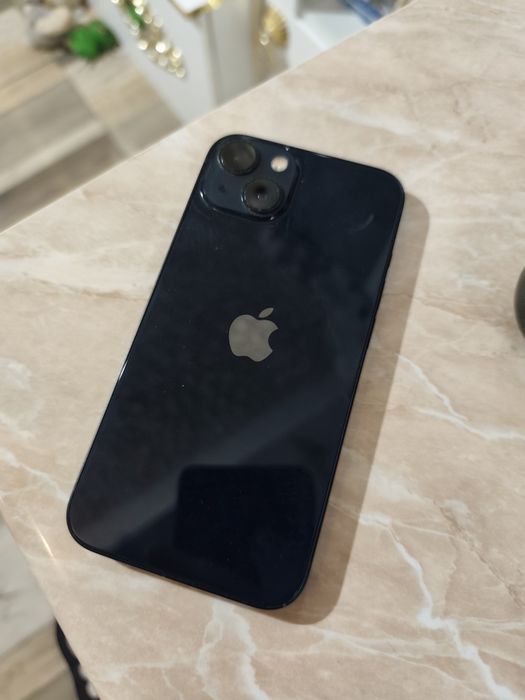 iPhone 13 cheren s 7 kalufa