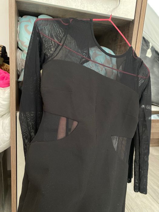 Черна дамска рокля с деколте на гърба р-р XS