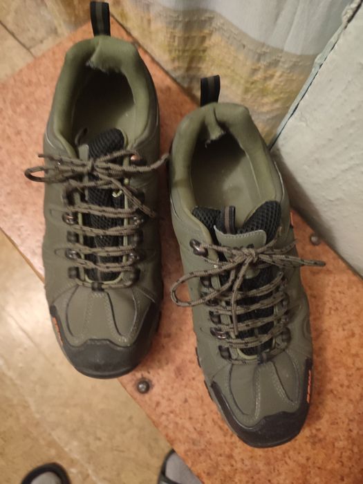 Демисезонные кроссовки Bona (размер: 45)