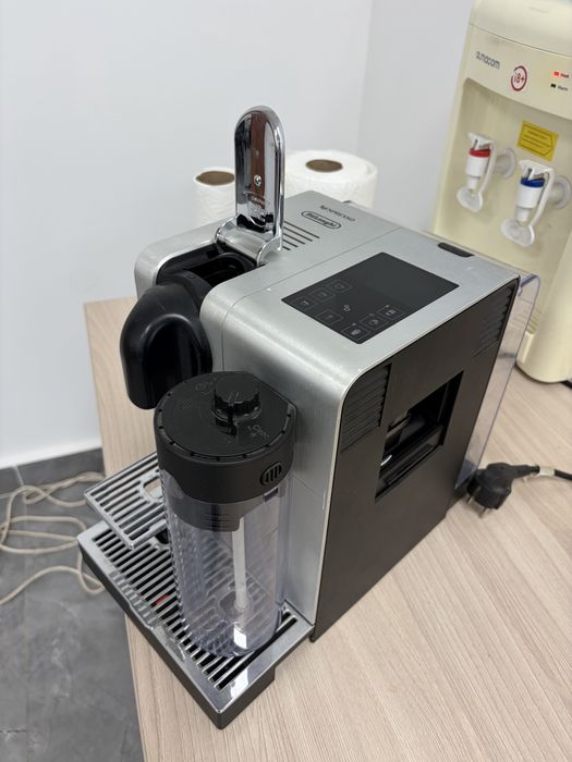 Кофемашина Delonghi Nespresso
