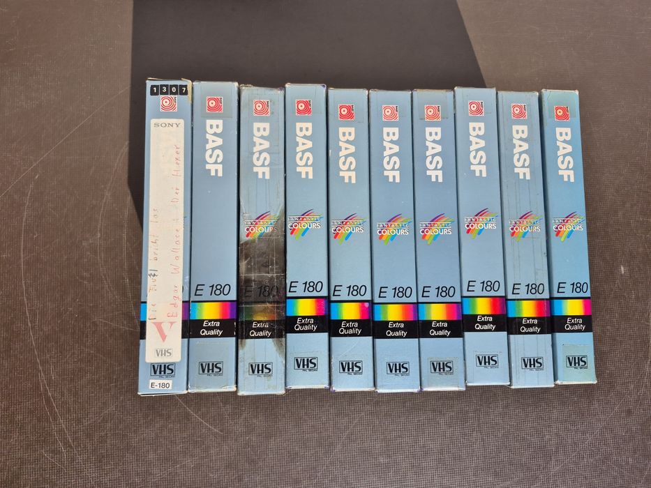 Vând 10 casete video Basf VHS originale de 180 minute colectie filme acțiune,drama,Comedie, Triler, dragoste,western...etc.