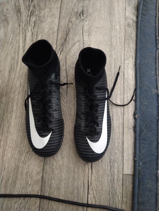 Продаю бутсы новый