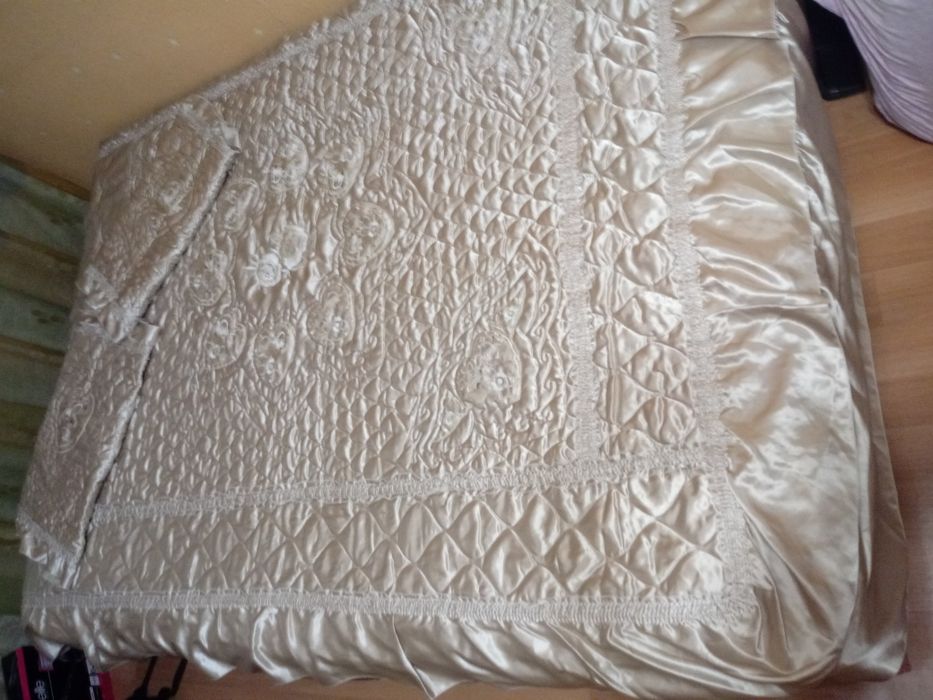 Продам покрывало на двухспалку.