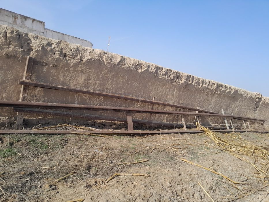 Релис и битон сталба