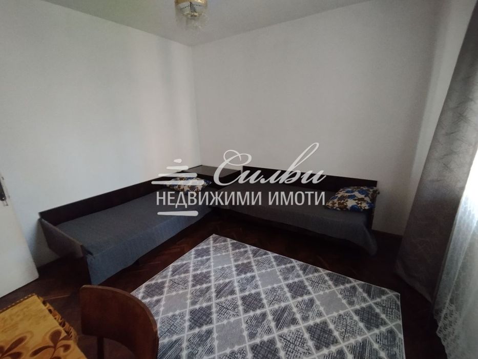 Дава се под наем Четиристаен апартамент в Шумен, Център - 108 кв.м за 306 € - Снимка #4