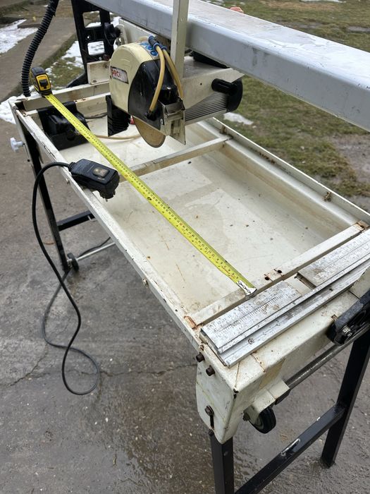 Masina de taita gresie