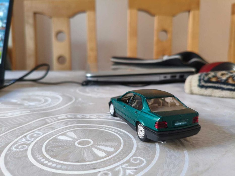 Продам модель 1 43 BMW  Solido седан e36
