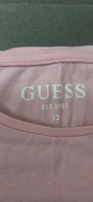 Bluza fete Guess,marimea 12 ani,culoare roz,stare foarte buna