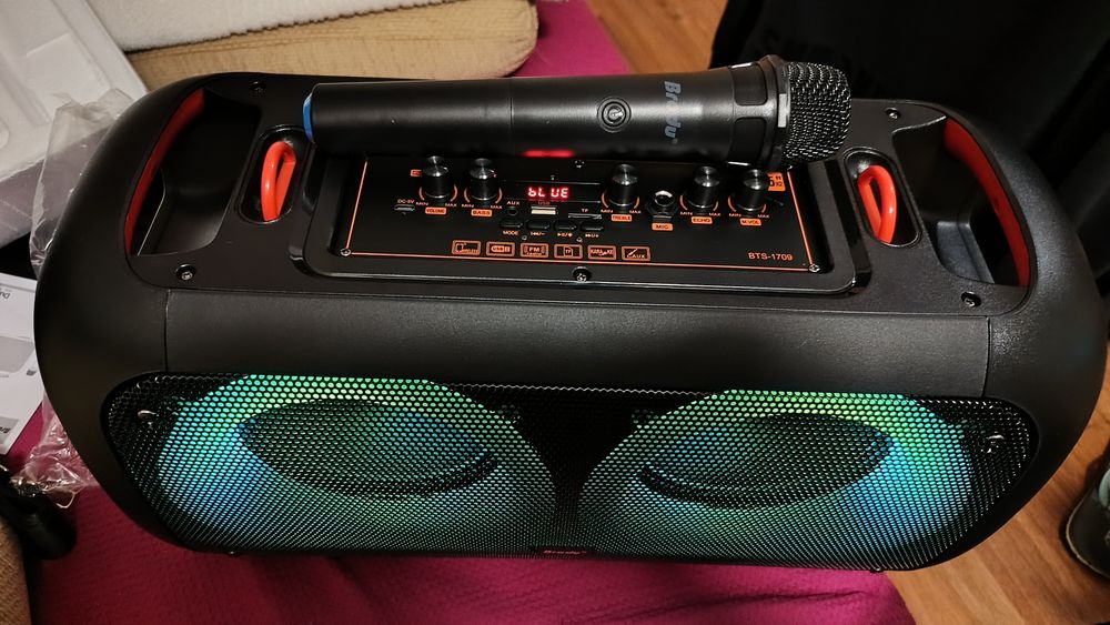 Нова караоке тонколона BRODU BTS-1709, Bluetooth, FM радио, LED, микрофон