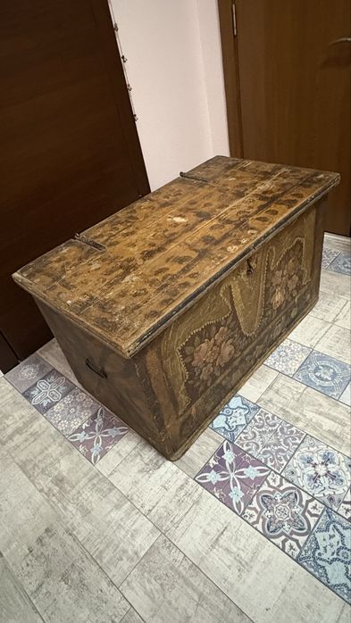 Ракла/съндък старинен ръчно рисуван