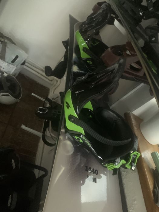 Snowboard cu legaturi