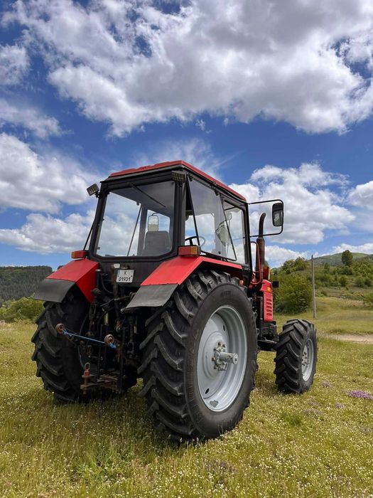 трактор Беларус 1221 и селскостопанска техника