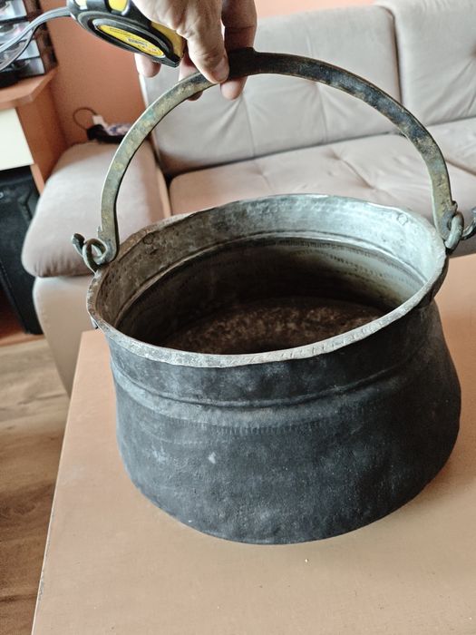 Продавам голямо бакърено менче