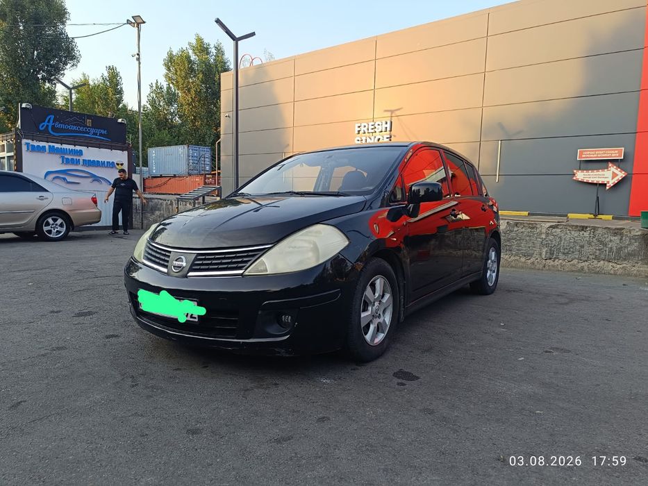 Продам автомобиль Nissan versa срочно