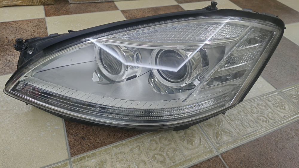 Фара мерседес w221
