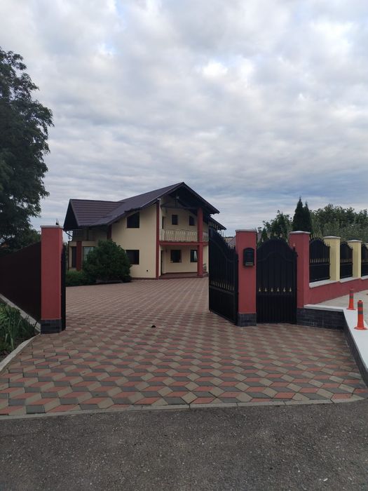Vând casă P+1 / Dorohoi, județul Botoșani