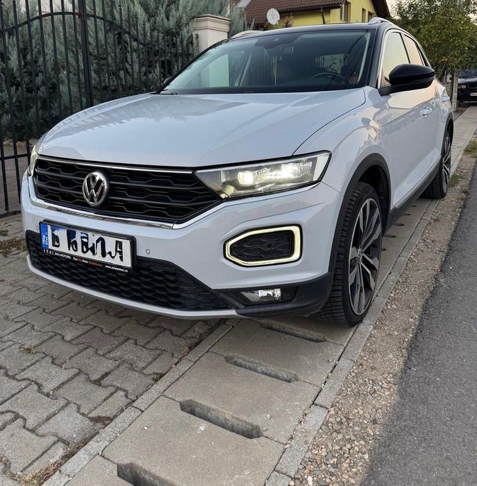 Volkswagen T-Roc 2.0 TDI 150 CP DSG 4Motion – Panoramic – Piele bicoloră – 121.297 km